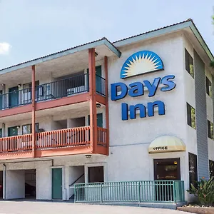 https://days-inn-anaheim-west.topanaheimhotels.com