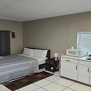https://entire-guest-suite-with-fast-wi-fi-free-parking.hotelstampa.org