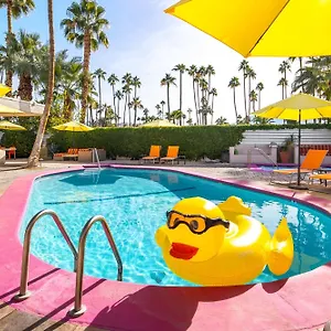 https://el-noa-noa.palm-springs-ca-hotels.com